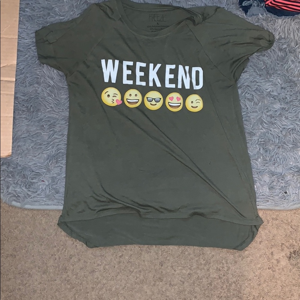 kohl’s graphic tee shirt
